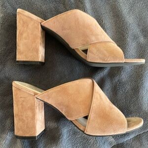 Cole Hahn dusty salmon color suede sandals